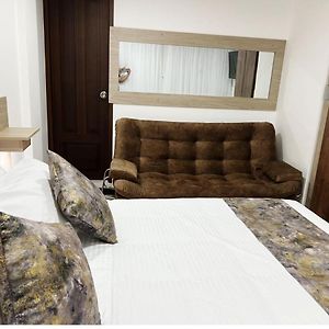 Hotel Versalles